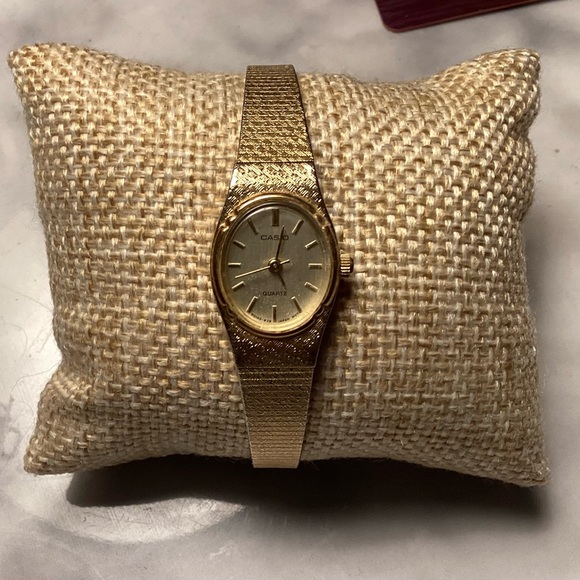 Vintage Gold plated Casio Quartz cir late 70’s early 80’s - Picture 2 of 5